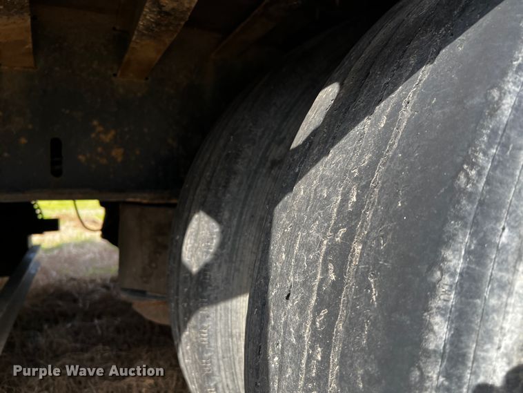 image for item DQ1972 2007 XL Specialized Trailers  lowboy equipment trailer