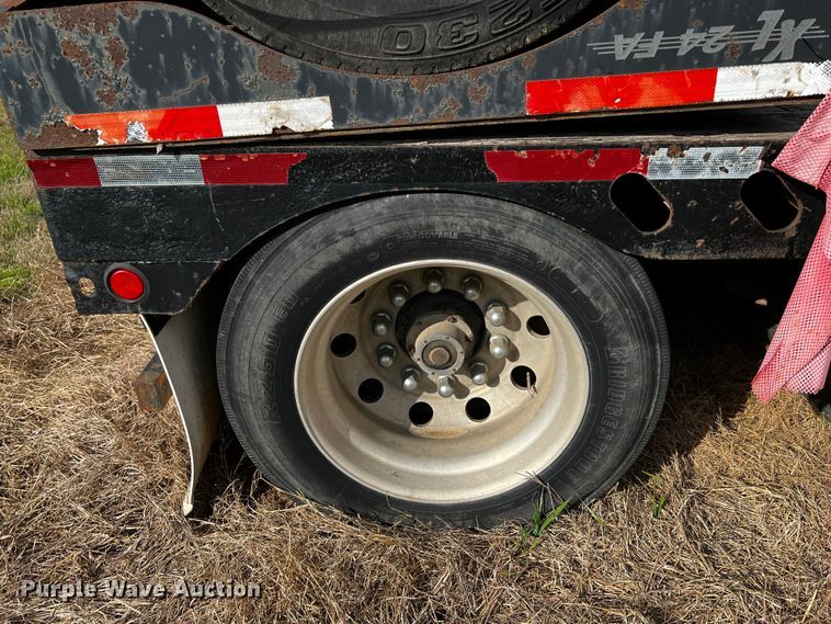 image for item DQ1972 2007 XL Specialized Trailers  lowboy equipment trailer