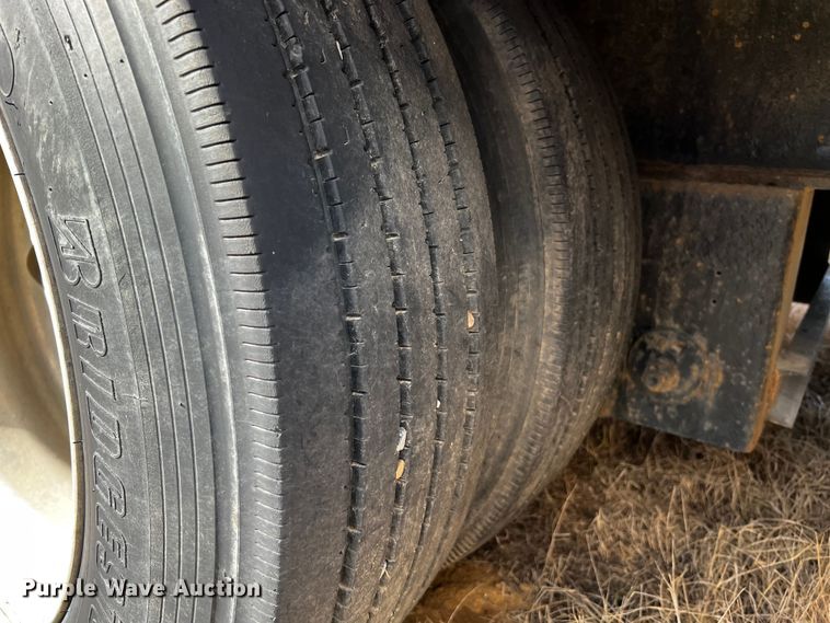 image for item DQ1972 2007 XL Specialized Trailers  lowboy equipment trailer