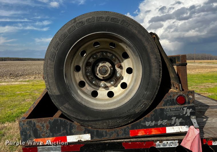 image for item DQ1972 2007 XL Specialized Trailers  lowboy equipment trailer