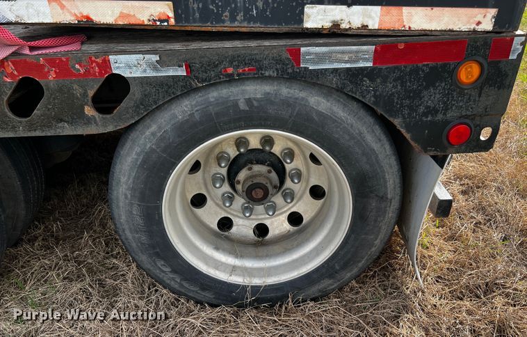 image for item DQ1972 2007 XL Specialized Trailers  lowboy equipment trailer