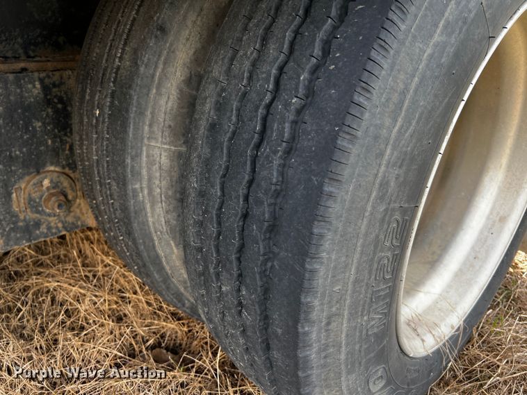 image for item DQ1972 2007 XL Specialized Trailers  lowboy equipment trailer