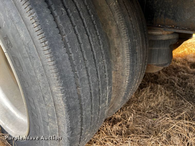 image for item DQ1972 2007 XL Specialized Trailers  lowboy equipment trailer