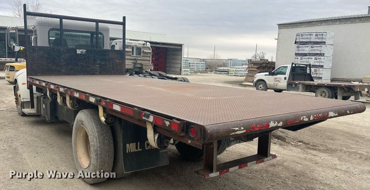 image for item DQ4092 2009 Peterbilt 335  dump flatbed truck