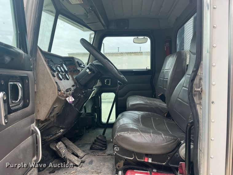 image for item DQ4092 2009 Peterbilt 335  dump flatbed truck