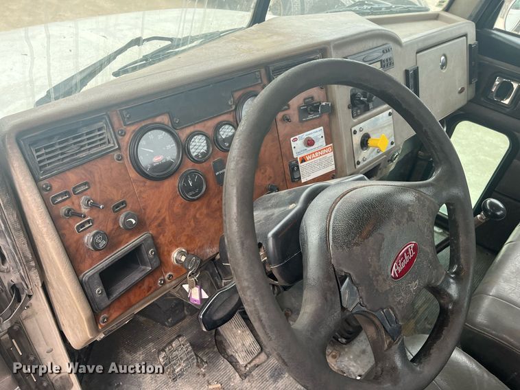 image for item DQ4092 2009 Peterbilt 335  dump flatbed truck