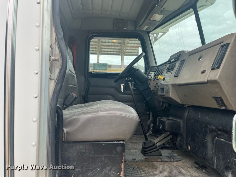 image for item DQ4092 2009 Peterbilt 335  dump flatbed truck