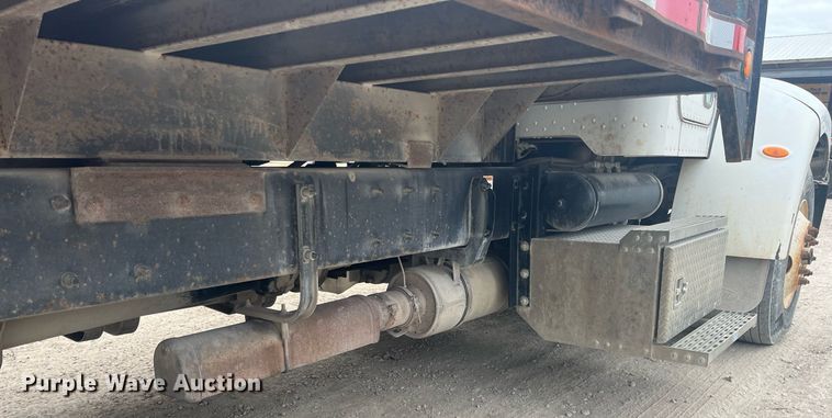 image for item DQ4092 2009 Peterbilt 335  dump flatbed truck