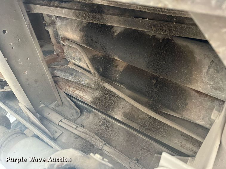 image for item DQ4092 2009 Peterbilt 335  dump flatbed truck