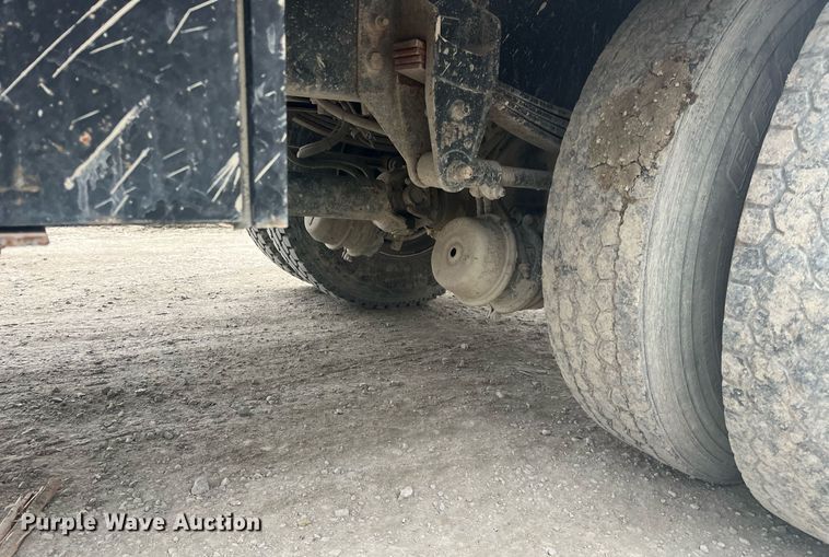 image for item DQ4092 2009 Peterbilt 335  dump flatbed truck