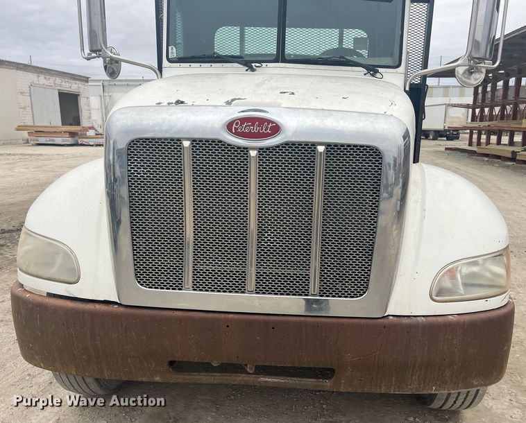 image for item DQ4092 2009 Peterbilt 335  dump flatbed truck