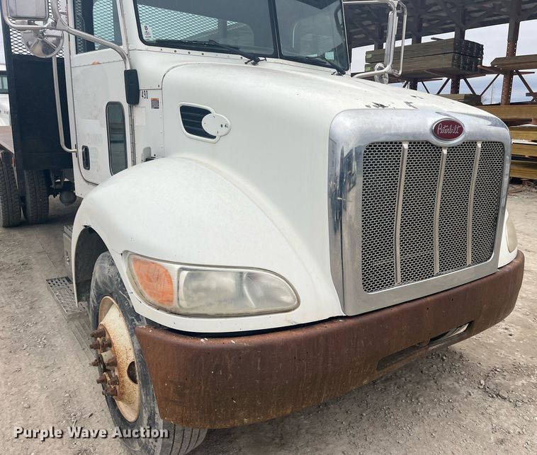 image for item DQ4092 2009 Peterbilt 335  dump flatbed truck