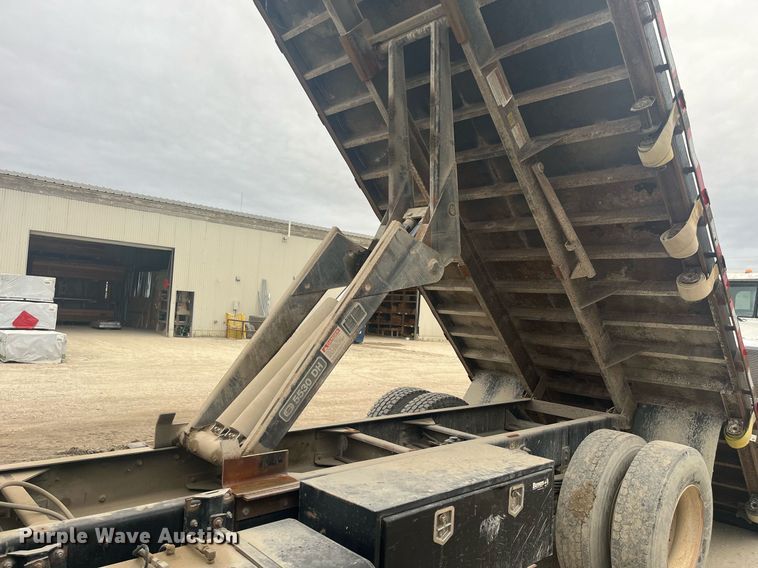 image for item DQ4092 2009 Peterbilt 335  dump flatbed truck