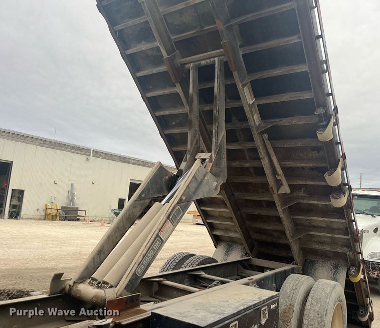 image for item DQ4092 2009 Peterbilt 335  dump flatbed truck