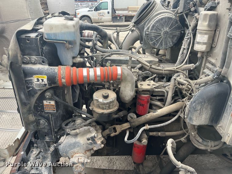 image for item DQ4092 2009 Peterbilt 335  dump flatbed truck