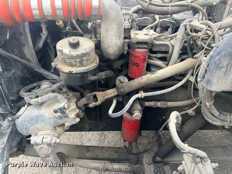 image for item DQ4092 2009 Peterbilt 335  dump flatbed truck