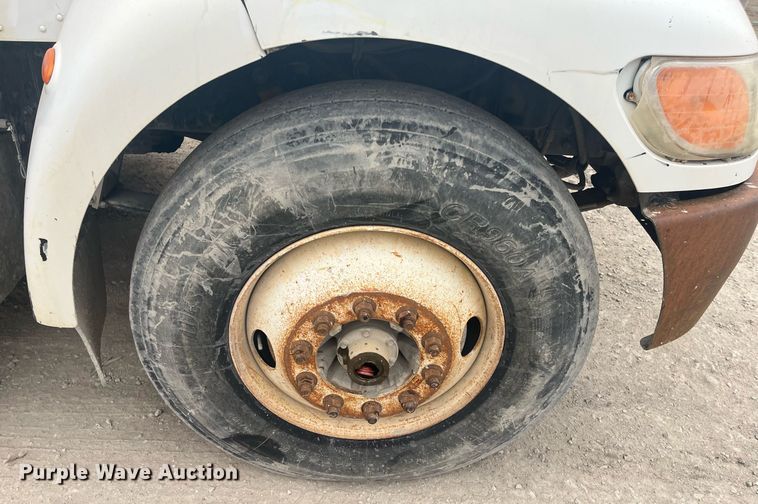 image for item DQ4092 2009 Peterbilt 335  dump flatbed truck