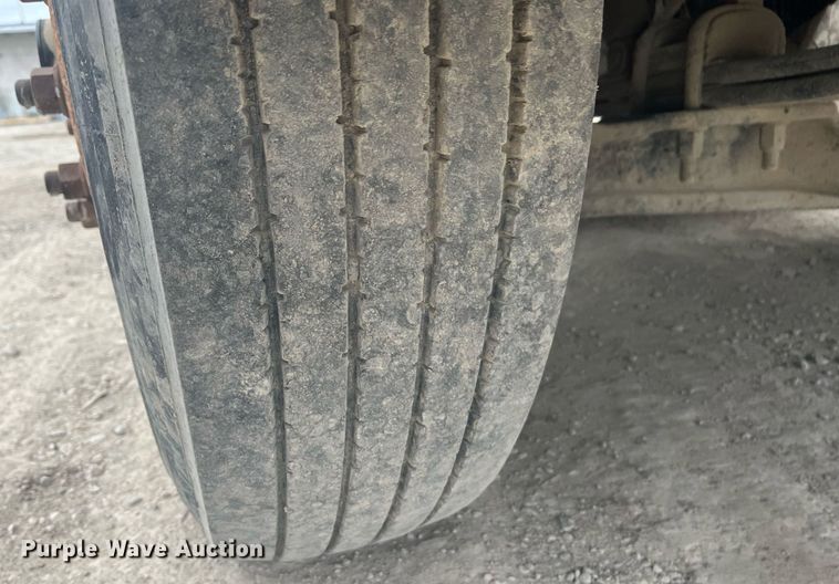 image for item DQ4092 2009 Peterbilt 335  dump flatbed truck