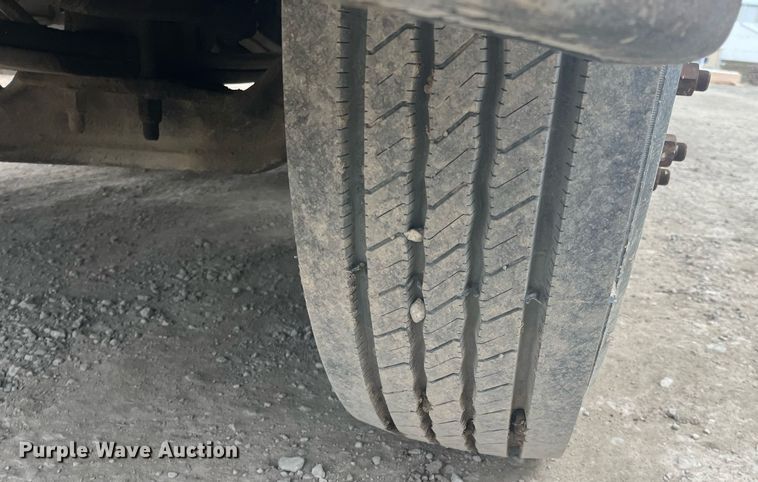 image for item DQ4092 2009 Peterbilt 335  dump flatbed truck