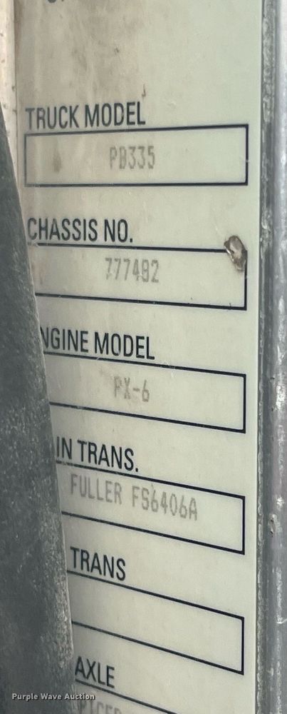 image for item DQ4092 2009 Peterbilt 335  dump flatbed truck