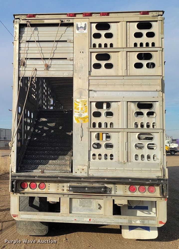 image for item DR5535 2005 Barrett  livestock trailer