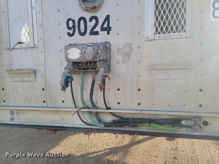 image for item DR5535 2005 Barrett  livestock trailer