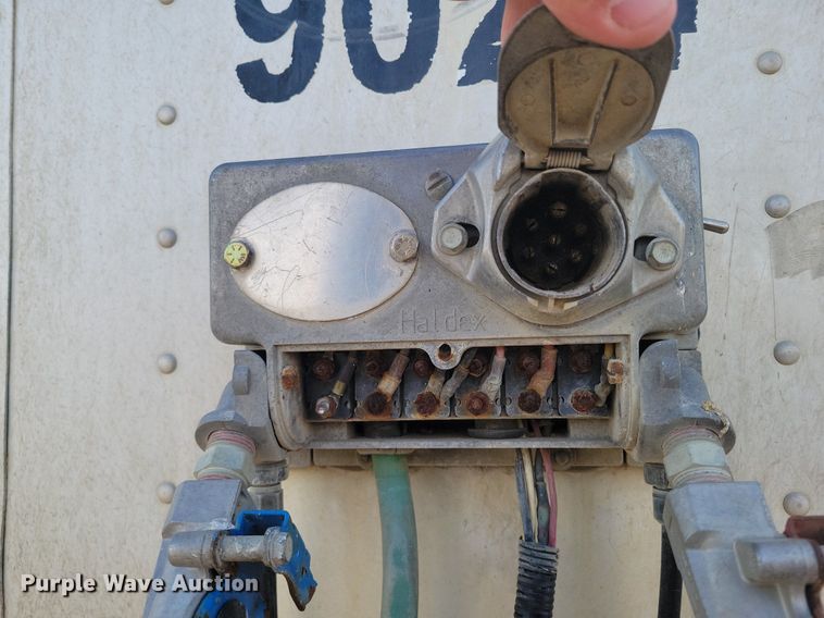 image for item DR5535 2005 Barrett  livestock trailer