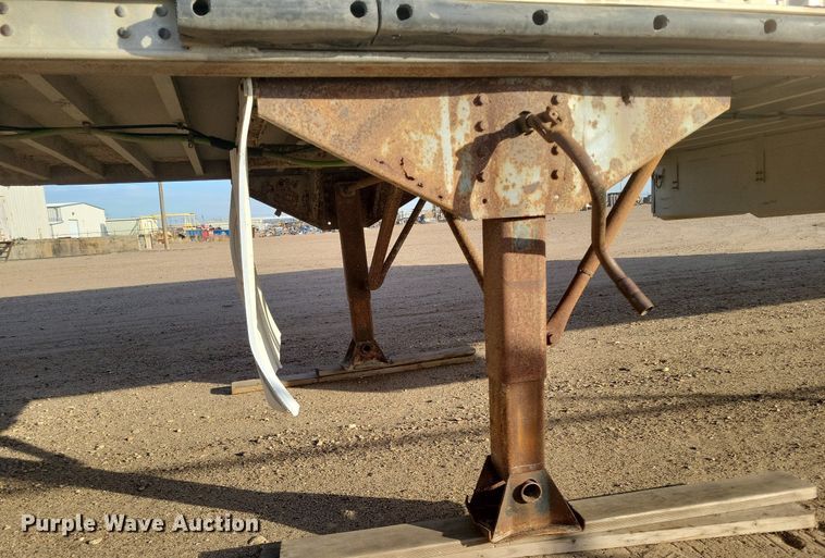 image for item DR5535 2005 Barrett  livestock trailer