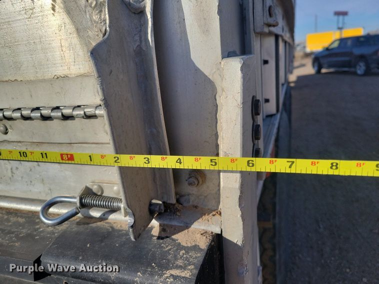 image for item DR5535 2005 Barrett  livestock trailer