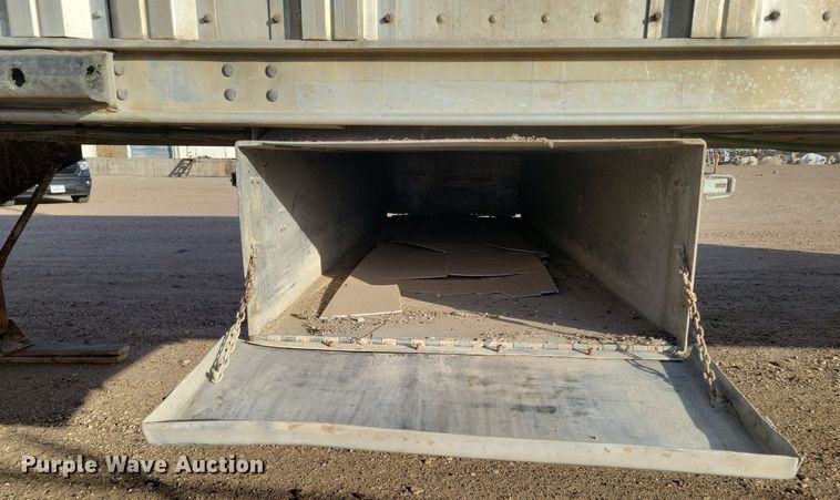 image for item DR5535 2005 Barrett  livestock trailer