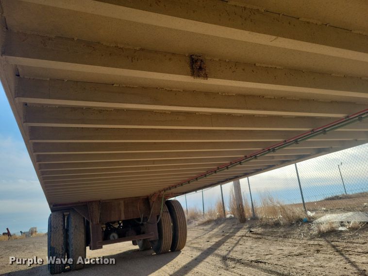 image for item DR5535 2005 Barrett  livestock trailer