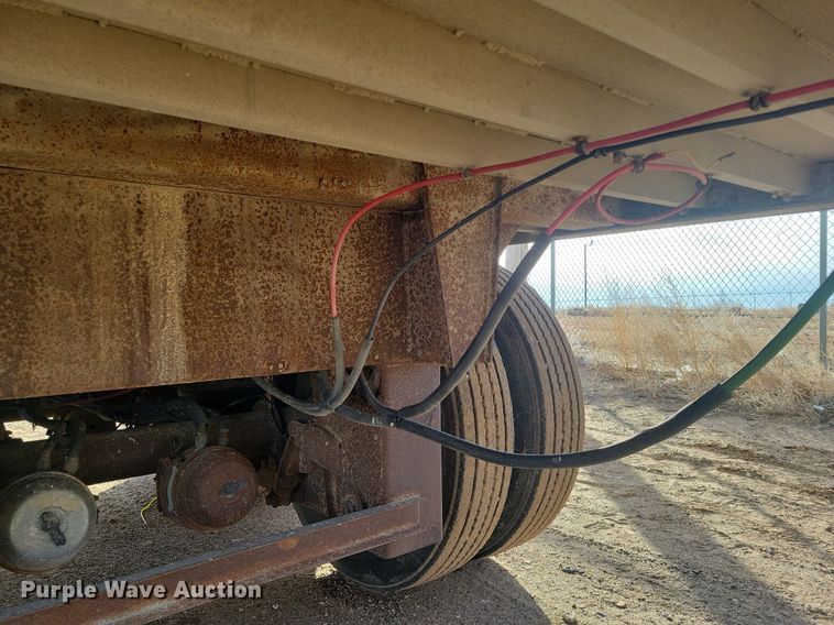 image for item DR5535 2005 Barrett  livestock trailer