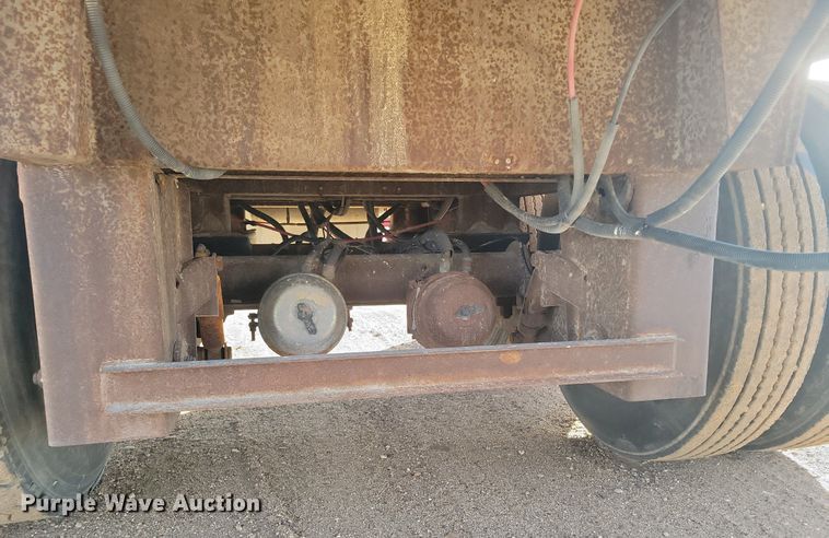 image for item DR5535 2005 Barrett  livestock trailer