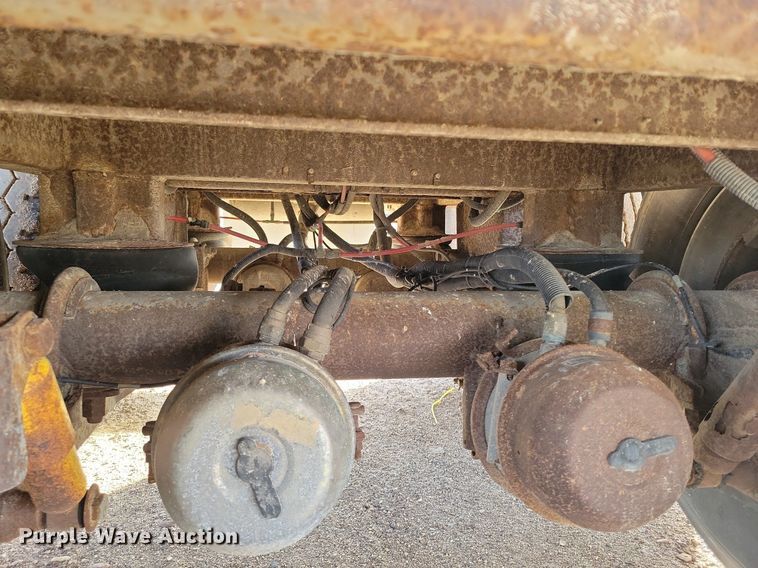 image for item DR5535 2005 Barrett  livestock trailer