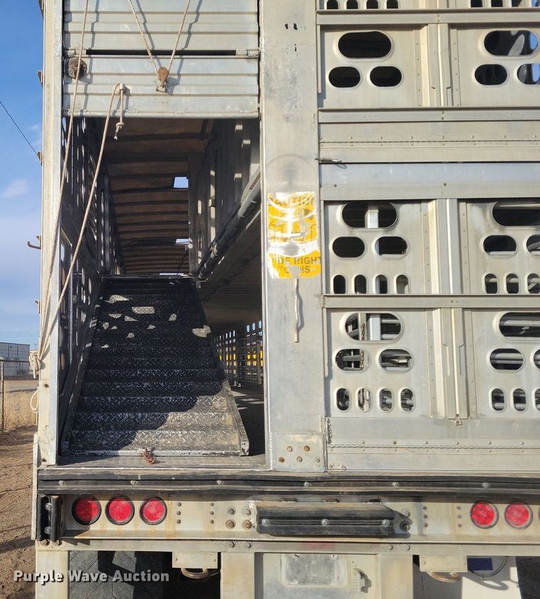 image for item DR5535 2005 Barrett  livestock trailer