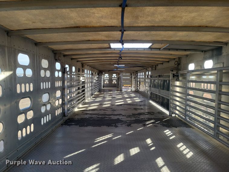 image for item DR5535 2005 Barrett  livestock trailer