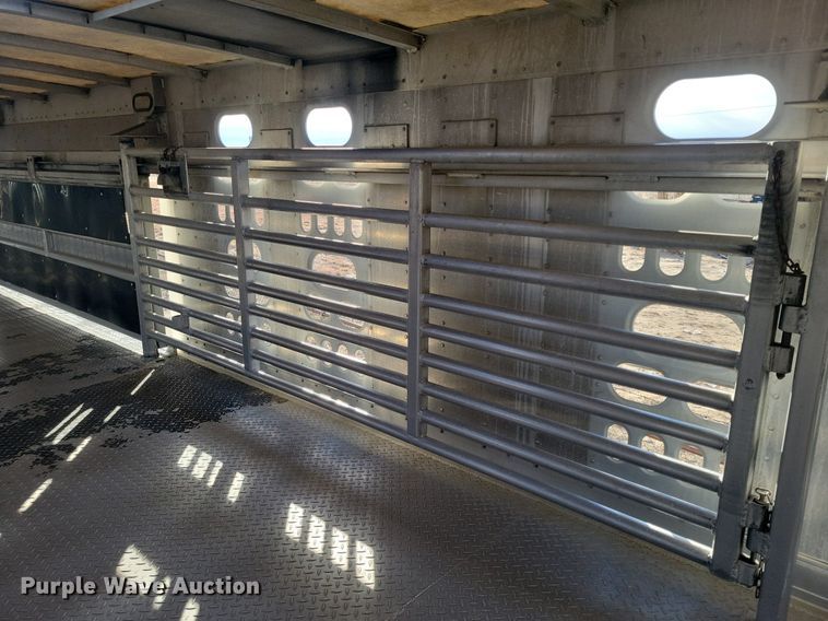 image for item DR5535 2005 Barrett  livestock trailer