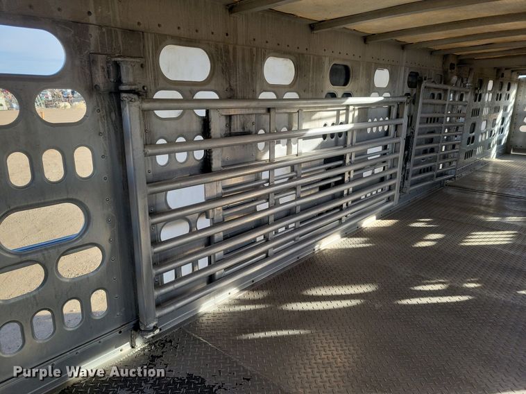 image for item DR5535 2005 Barrett  livestock trailer