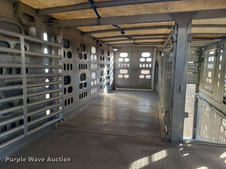 image for item DR5535 2005 Barrett  livestock trailer