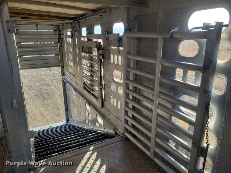 image for item DR5535 2005 Barrett  livestock trailer