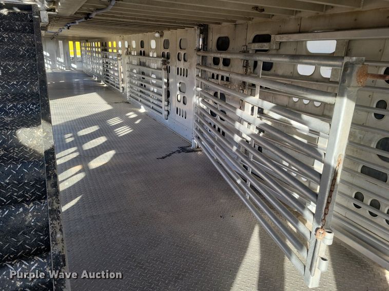 image for item DR5535 2005 Barrett  livestock trailer