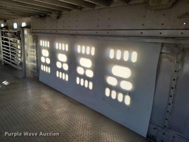 image for item DR5535 2005 Barrett  livestock trailer