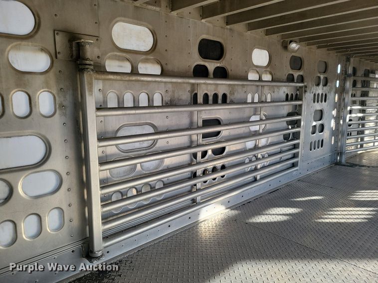 image for item DR5535 2005 Barrett  livestock trailer