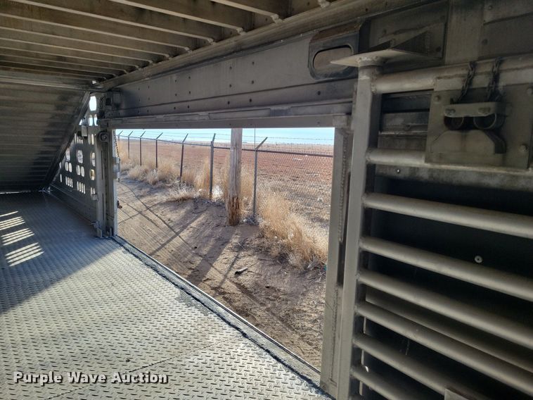 image for item DR5535 2005 Barrett  livestock trailer