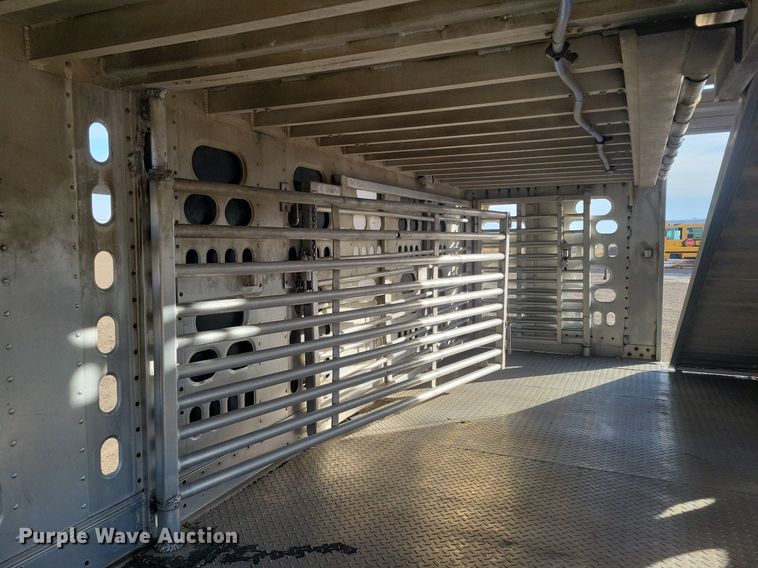 image for item DR5535 2005 Barrett  livestock trailer