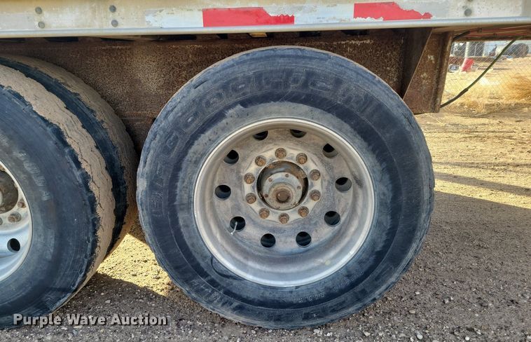 image for item DR5535 2005 Barrett  livestock trailer