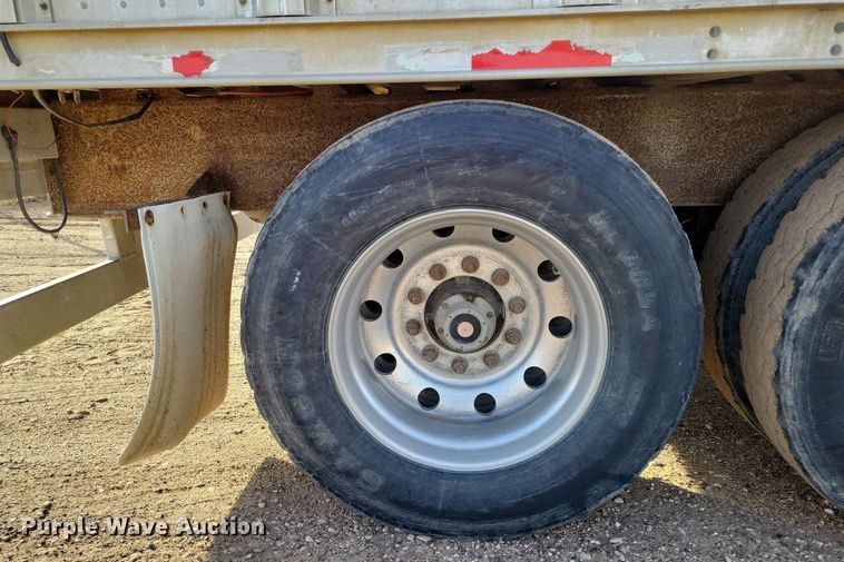 image for item DR5535 2005 Barrett  livestock trailer