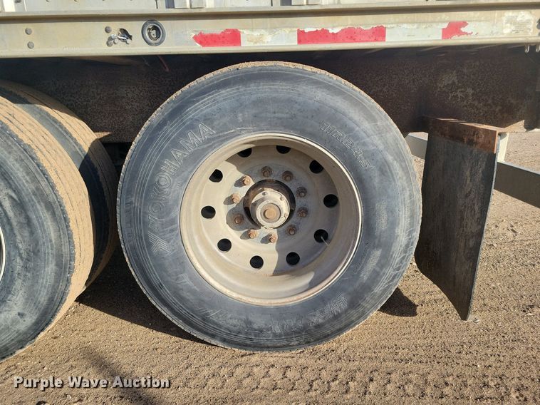 image for item DR5535 2005 Barrett  livestock trailer