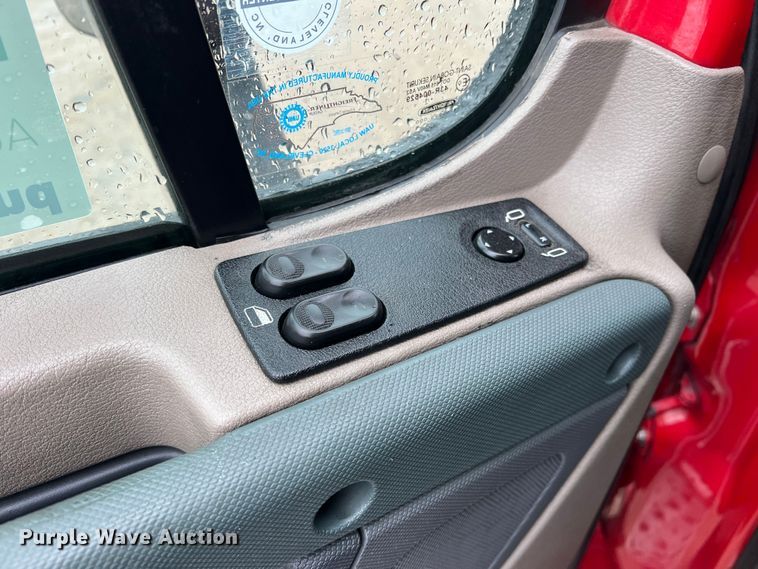 image for item DS2740 2012 Freightliner Cascadia  semi truck