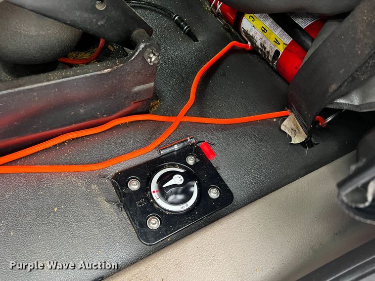 image for item DS2740 2012 Freightliner Cascadia  semi truck